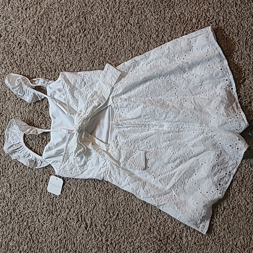 Altar'd State White Eyelet Romper with Ruffle Details Size Large - Picture 6 of 9